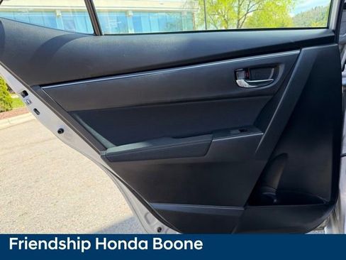 Used 2018 Toyota Corolla LE FWD image 29