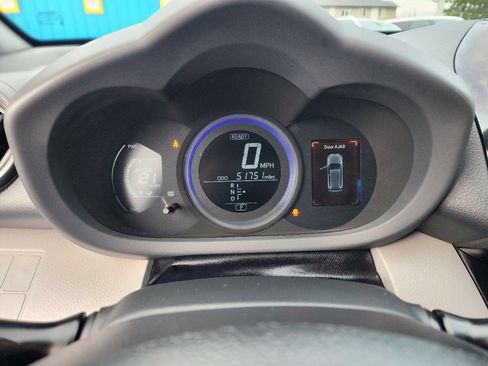 Used 2014 Toyota RAV4 EV image 17