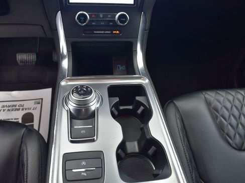 Used 2024 Ford Edge Titanium image 16