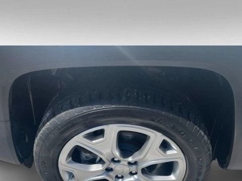 Used 2023 Jeep Renegade Limited w/ Sun/Sound Group AWD/4WD image 7
