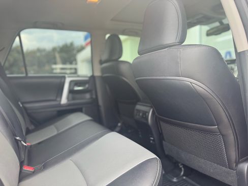 Used 2018 Toyota 4Runner SR5 image 44