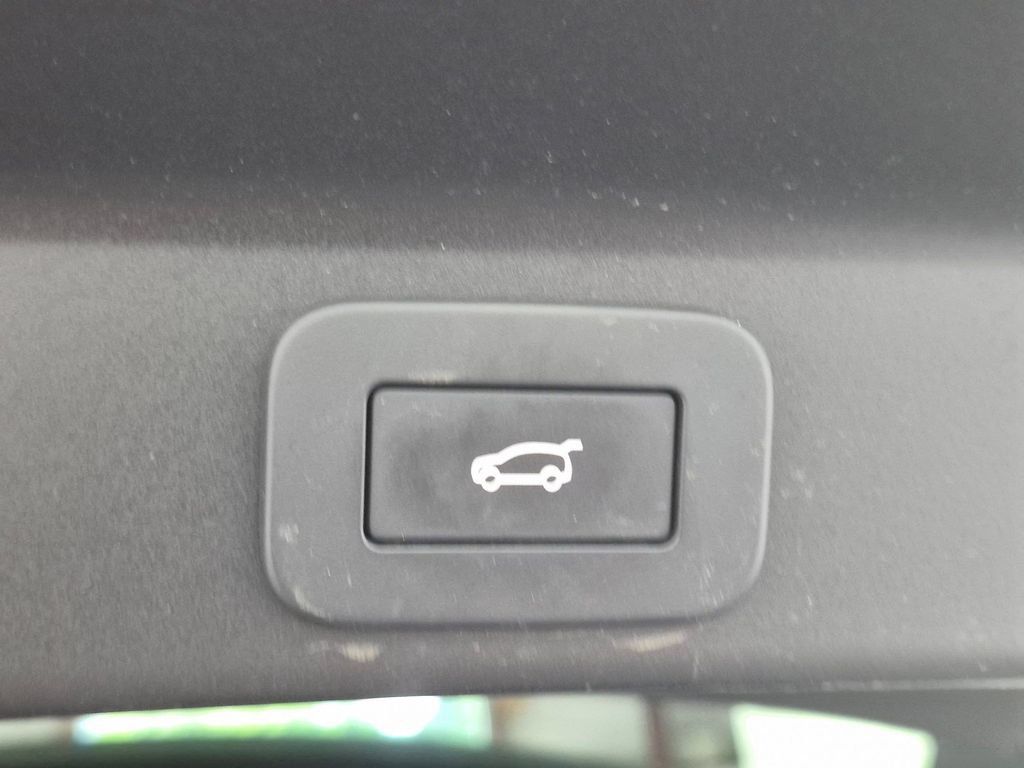 Used 2023 Jaguar F-PACE S AWD/4WD image 27