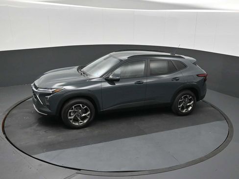 New 2026 Chevrolet Trax LT w/ Driver Confidence Package FWD image 13