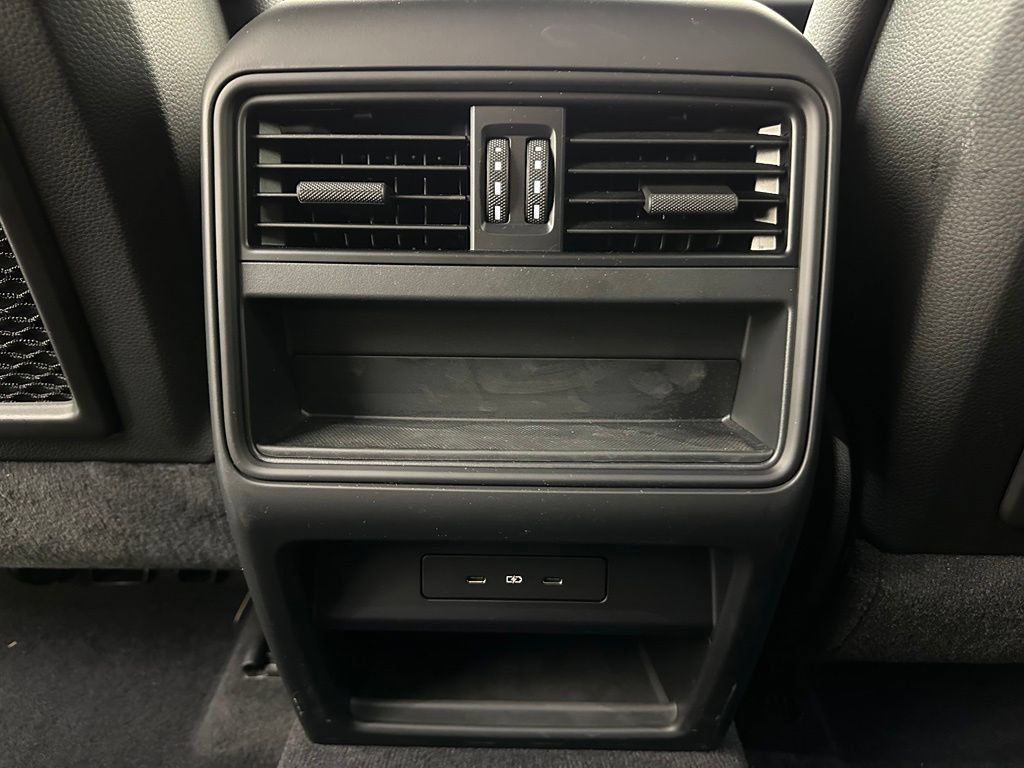 Certified 2024 Porsche Cayenne AWD/4WD image 39