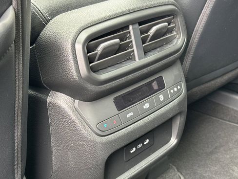 New 2025 Honda Pilot Touring image 13