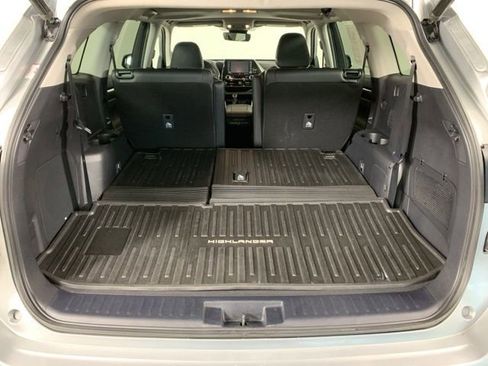 Used 2020 Toyota Highlander Limited AWD/4WD image 15