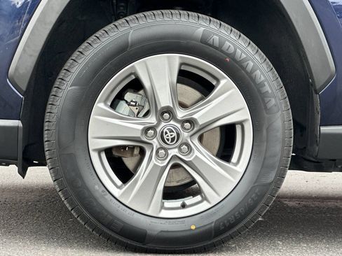 Used 2024 Toyota RAV4 XLE w/ Convenience Package FWD image 24