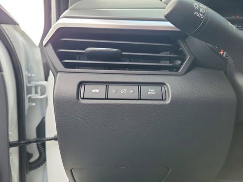 New 2026 Nissan Altima 2.5 SR FWD image 10