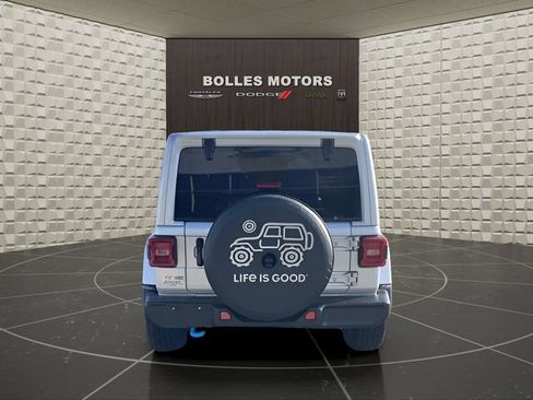 Used 2024 Jeep Wrangler Unlimited Sahara w/ Technology Group image 6