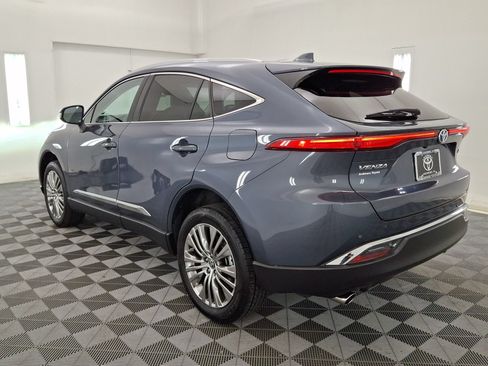 Certified 2023 Toyota Venza XLE AWD/4WD image 22