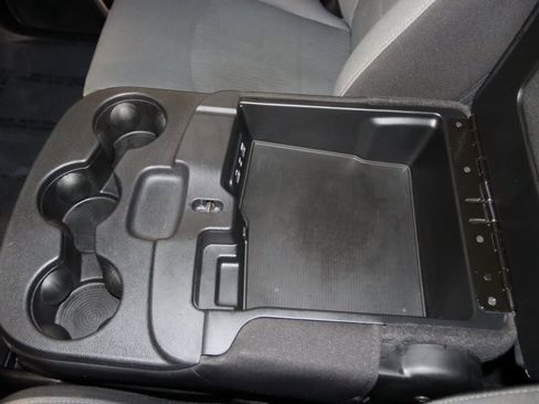 Used 2022 RAM 1500 Classic SLT image 46