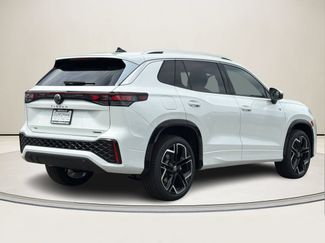 New 2026 Volkswagen Tiguan SEL R-Line AWD/4WD video 3