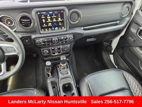 Used 2023 Jeep Gladiator Overland AWD/4WD image 16
