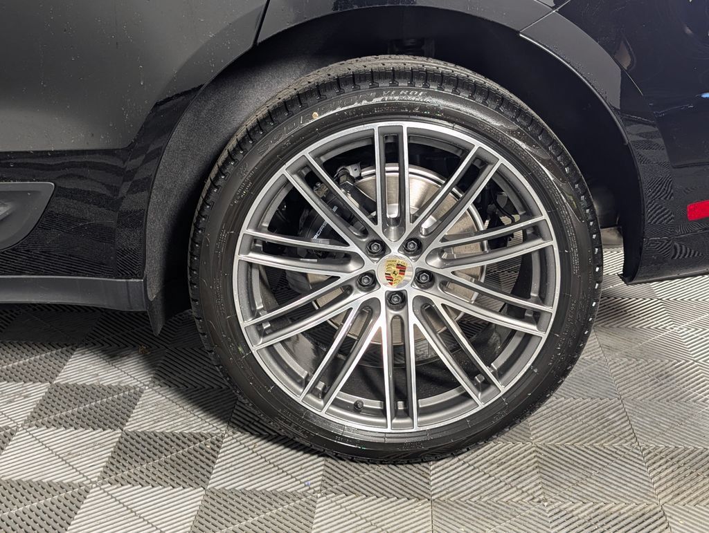 New 2026 Porsche Macan AWD/4WD image 12