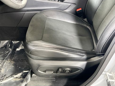 Used 2023 Jeep Grand Cherokee Altitude image 18