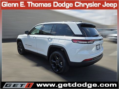 New 2025 Jeep Grand Cherokee Limited w/ Black Appearance Package image 6