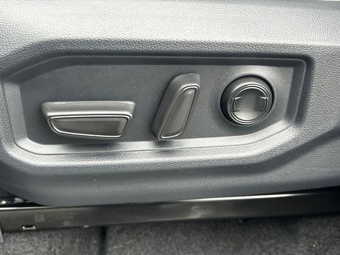 New 2026 Toyota Tundra Limited AWD/4WD image 11