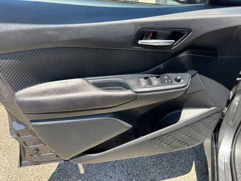 Used 2018 Toyota C-HR XLE FWD image 16