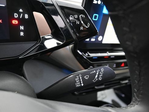 Used 2024 Volkswagen ID.4 2WD image 18