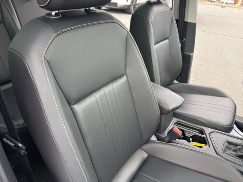 Used 2022 Volkswagen Tiguan SE image 32