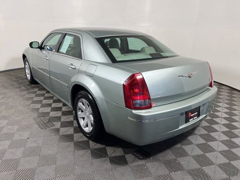 Used 2005 Chrysler 300 Touring w/ Sound Group image 4