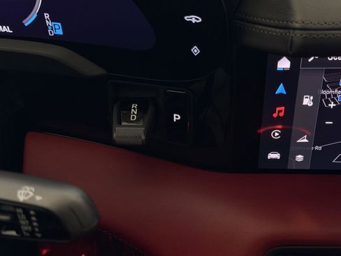 Used 2025 Porsche Taycan image 19