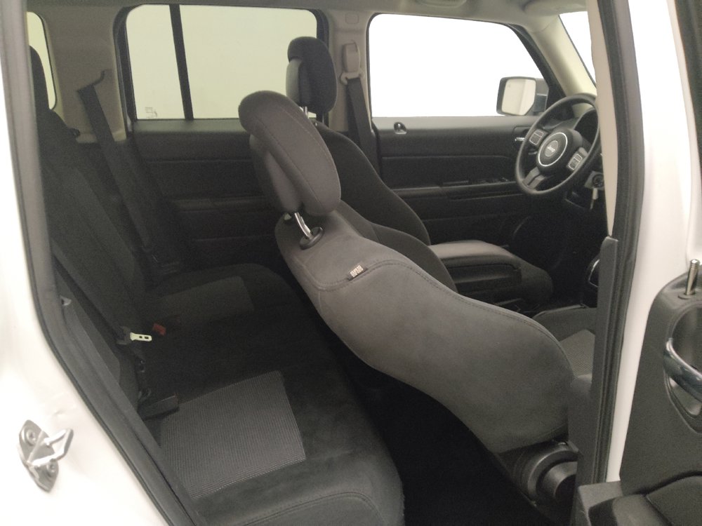 Used 2016 Jeep Patriot Sport w/ Power Value Group FWD image 19