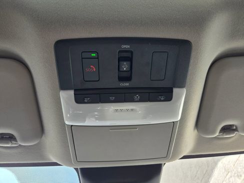 Used 2023 Nissan Sentra SR w/ SR Premium Package FWD image 21