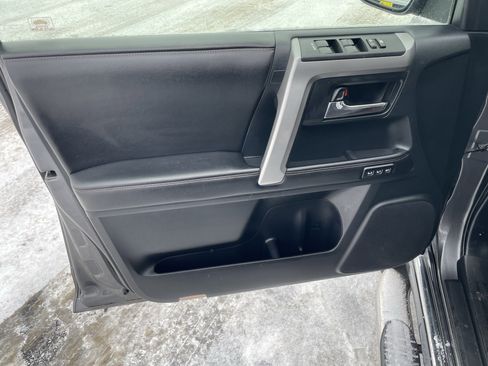 Used 2015 Toyota 4Runner Limited image 12