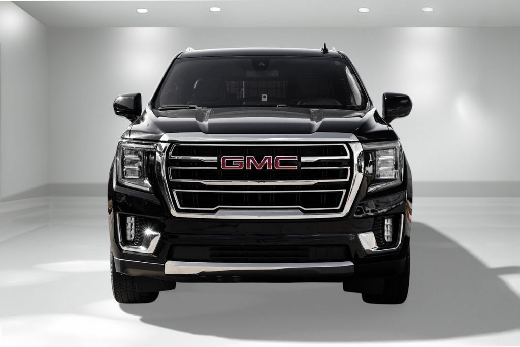 Used 2022 GMC Yukon XL SLT AWD/4WD image 4