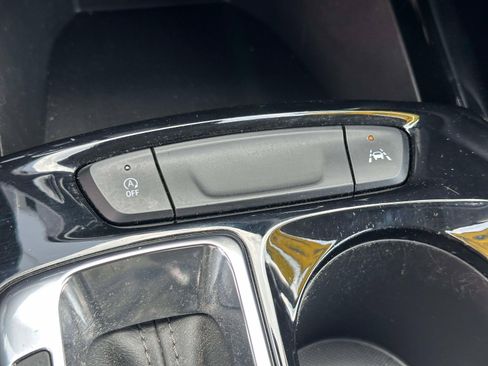 Used 2024 Chevrolet Trax LT w/ Driver Confidence Package FWD image 30