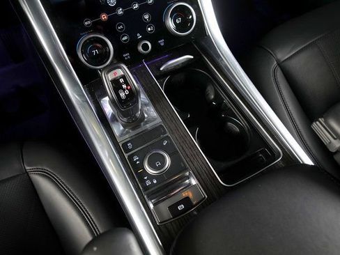 Used 2018 Land Rover Range Rover Sport HSE image 13
