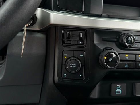 Used 2024 Ford F250 XLT image 28