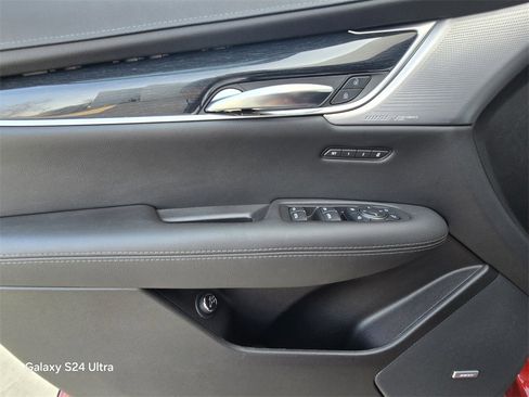 Used 2024 Cadillac XT5 Premium Luxury w/ Technology Package image 13