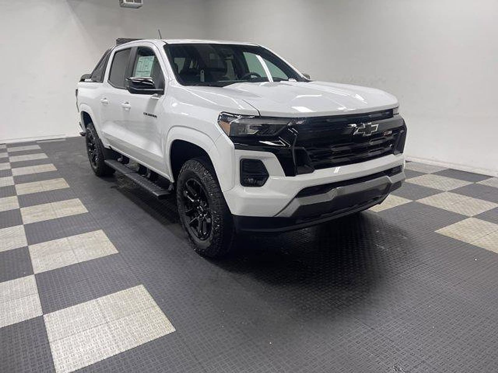 New 2026 Chevrolet Colorado Z71 w/ Midnight Edition AWD/4WD image 5