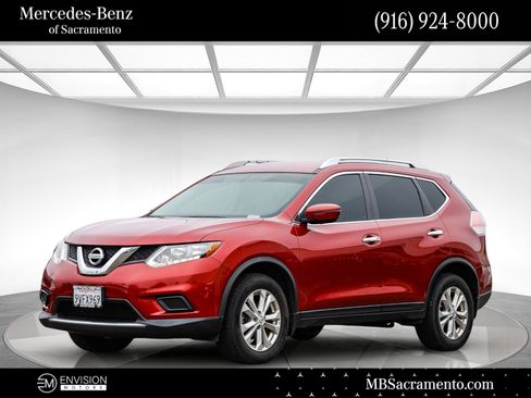 Used 2016 Nissan Rogue SV image 1