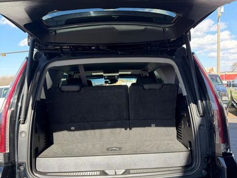 Used 2016 Cadillac Escalade Luxury image 24