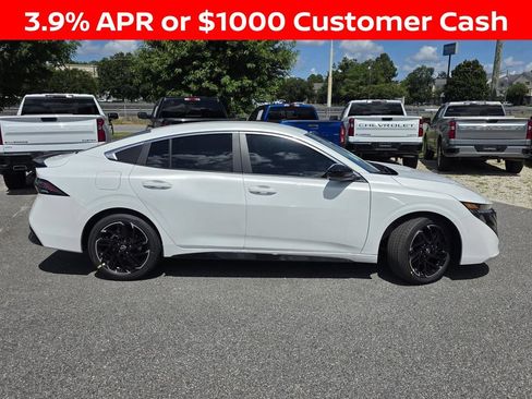 New 2026 Nissan Sentra SR w/ Floor Mat Package FWD image 33