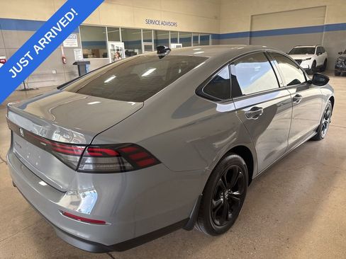 Certified 2025 Honda Accord SE image 3