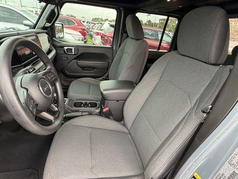 Used 2025 Jeep Gladiator Sport AWD/4WD image 20