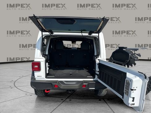 Used 2025 Jeep Wrangler Unlimited Rubicon w/ Convenience Group image 24