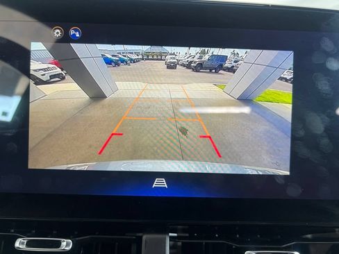 Used 2025 Chevrolet Equinox LT FWD image 57
