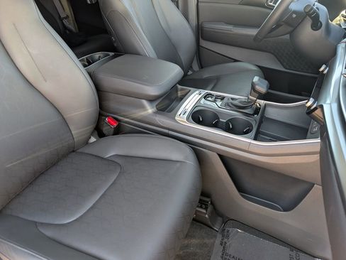 Certified 2025 Kia Carnival SX image 24