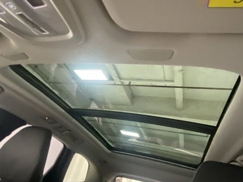 Certified 2025 Volvo XC60 B5 Plus image 28