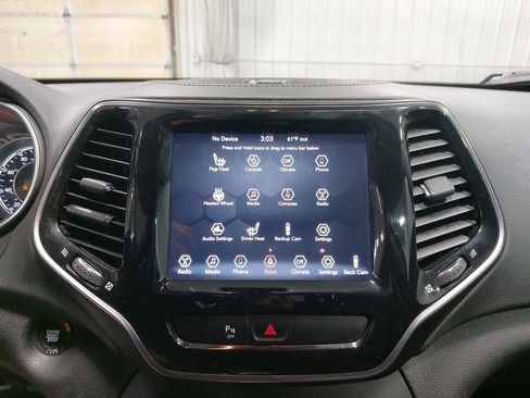 Used 2019 Jeep Cherokee Limited FWD image 20
