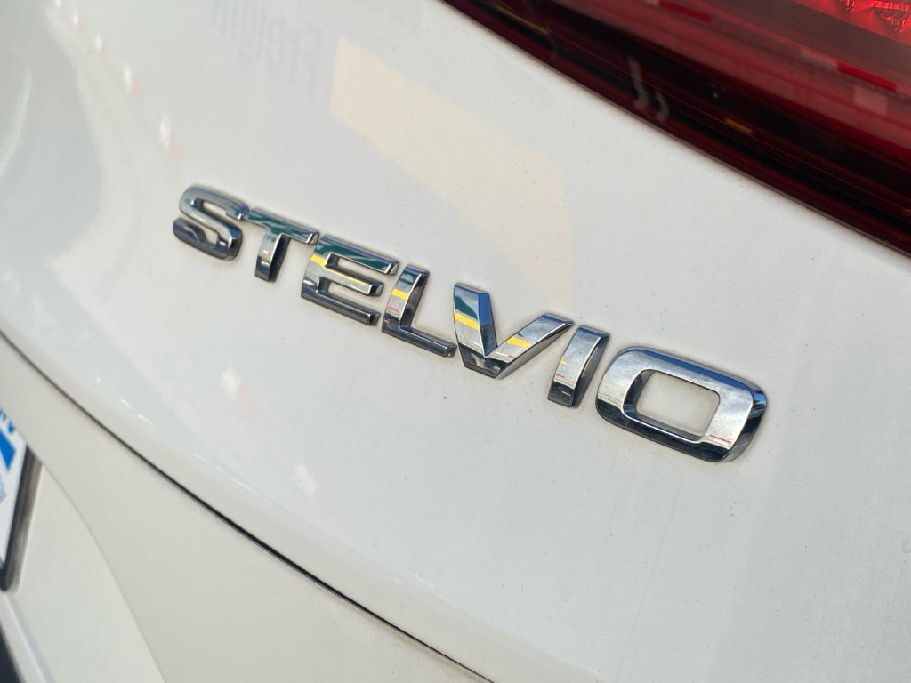 Used 2022 Alfa Romeo Stelvio Sprint RWD image 31