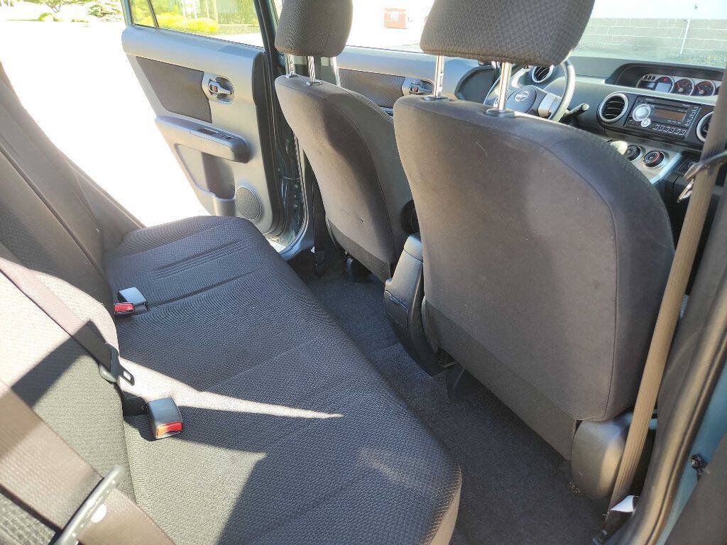 Used 2010 Scion xB FWD image 11