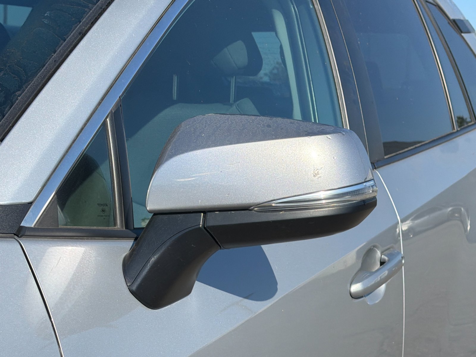 Used 2025 Toyota RAV4 XLE FWD image 39