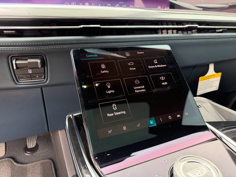 Used 2025 Cadillac Escalade IQ Sport 2 image 35