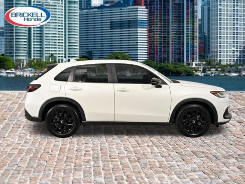 Used 2024 Honda HR-V Sport image 2